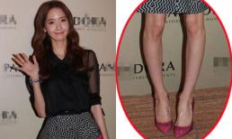 Yoona lại 'mất điểm' vì lộ chân cong và đầu gối củ lạc