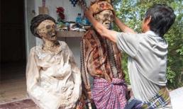 Nghi lễ đào xác chết, tắm rửa và dẫn về nhà