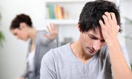 Bị vợ nắm đầu vì trót “say nắng”