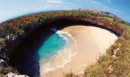 Những bãi biển kỳ lạ đẹp đến khó tin 