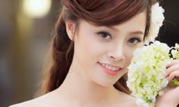 Người mẫu Hà Vy đẹp trong veo trong bộ ảnh cưới 'Hoa xuân'