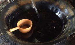 'Ghé thăm' lò sản xuất nghìn lít mỡ bẩn tại Hà Nội