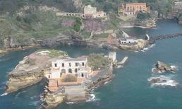 Bí mật hòn đảo tuyệt đẹp bị nguyền rủa ở Ý