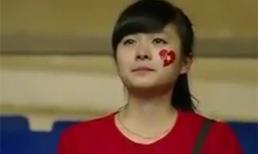 Fan nữ khóc sau chung kết của U19 Việt Nam 'gây sốt' mạng xã hội
