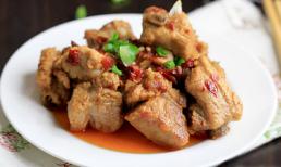 Cay nóng món sườn chiên tỏi ớt