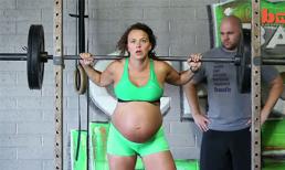 Khâm phục với thai phụ 9 tháng vẫn đi... gánh tạ