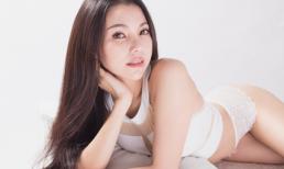 Trà Ngọc Hằng khoe dáng đẹp 'hút mắt' với đồ ren