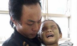 Từ khi có cha, bé Ngân đã thôi gọi mẹ...