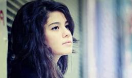 'Tôi nên xử sự thế nào với cô gái ấy?'