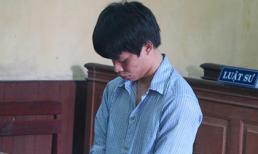 Hai thanh niên vào tù vì “yêu” bạn gái nhí