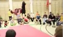 Pha nhào lộn cực kì đẳng cấp