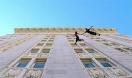 Ấn tượng với màn nhảy múa trên vách tường dựng đứng