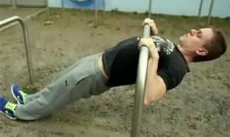 Ngạc nhiên bài tập lạ của thể dục đường phố