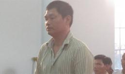 Cơn cuồng ghen của ông chồng khi thấy vợ nằm ôm người khác 