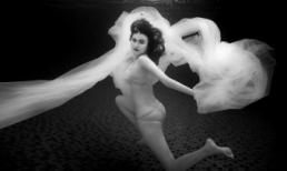 Lê Thị Phương khoe body nuột nà dưới làn nước