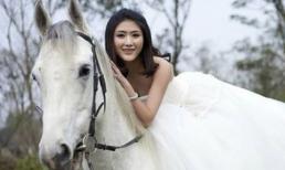 Cô gái xinh đẹp đăng biển quảng cáo... tuyển chồng