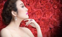  MC Kim Trang khoe nét đẹp không tì vết