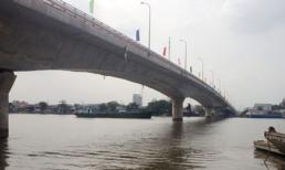 Nữ sinh nhảy cầu tự tử vì bạn gái từ chối tình cảm