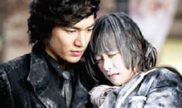 Muôn kiểu ôm mỹ nhân gây xúc động trong phim Hàn