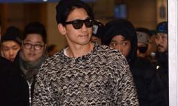 Bi Rain nổi bật với thời trang mùa đông ở sân bay