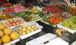 Giá hoa quả Tết tăng cao đột biến