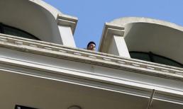 Hiện trường nam thanh niên định tự tử giữa trung tâm Hà Nội