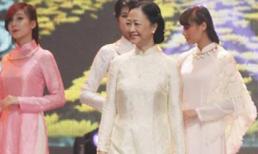 NSND Như Quỳnh nổi bật giữa dàn mẫu trẻ trên sàn diễn thời trang