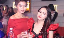 Mâu Thanh Thủy khoe dáng chuẩn bên Hương Giang Idol