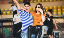 Ngân Khánh được bạn nhảy 19 tuổi bồng bế sau sự cố lộ ngực