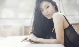 Nhìn vợ lả lơi trong chiếc váy ngủ ren mà tôi ớn người