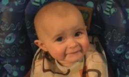 Bé 10 tháng vừa khóc vừa cười khi mẹ hát gây sốt