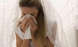 Đêm tân hôn chồng bắt trả nhẫn cưới và viết đơn ly hôn