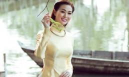 Khánh My tha thướt áo dài giữa miền sông nước