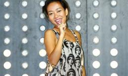 Thảo Trang 'xấu lạ' diện váy mỏng tang đi tập nhạc