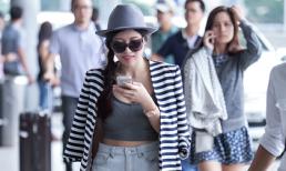 Trang Pháp nổi bật với phong cách street style ở sân bay