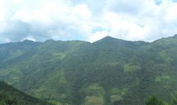 Kinh hoàng hủ tục treo người chết trên đỉnh Tà Si Láng