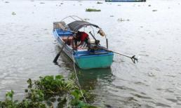 Thi thể cô gái tay đeo túi xách nổi trên sông Sài Gòn