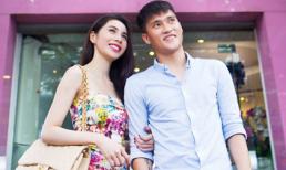 Vợ chồng Công Vinh – Thủy Tiên tạo dáng trên phố khi bị fan bắt gặp 