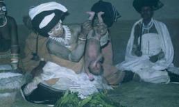 Thót tim trước những nghi thức 'tra tấn' trẻ sơ sinh... cầu may