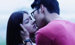 Trương Nam Thành hôn 'tình cũ' Bùi Anh Tuấn say đắm