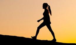 4 lợi ích của việc đi bộ buổi tối