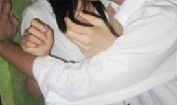 4 thanh niên thay nhau hiếp dâm 2 bé gái suốt đêm trong nhà nghỉ