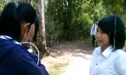 Nữ sinh túm tóc, đánh bạn vì nhìn mặt thấy ghét