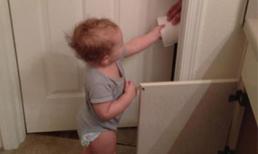 Trẻ con luôn đáng yêu và mang lại nụ cười trong mọi hoàn cảnh