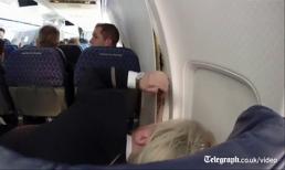 Sự cố hàng không Boeing 757 hạ cánh khẩn cấp vì nứt ngang thân 