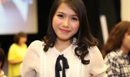 Thùy Chi lặng lẽ xếp hàng mua đĩa ủng hộ Nguyễn Trần Trung Quân