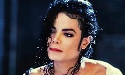 Ca sĩ chết 5 năm vẫn kiếm 250 tỉ mỗi tháng