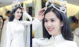 Góc đẹp 'khác lạ' của Ngọc Trinh khi diện áo dài