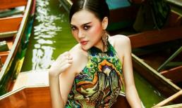 Cao Thùy Linh thả dáng đẹp kiêu sa giữa chợ nổi Thái Lan