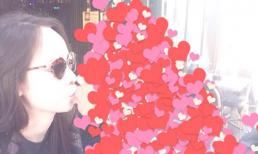 Siêu mẫu Ngọc Bích khoe ảnh hôn người đàn ông bí ẩn